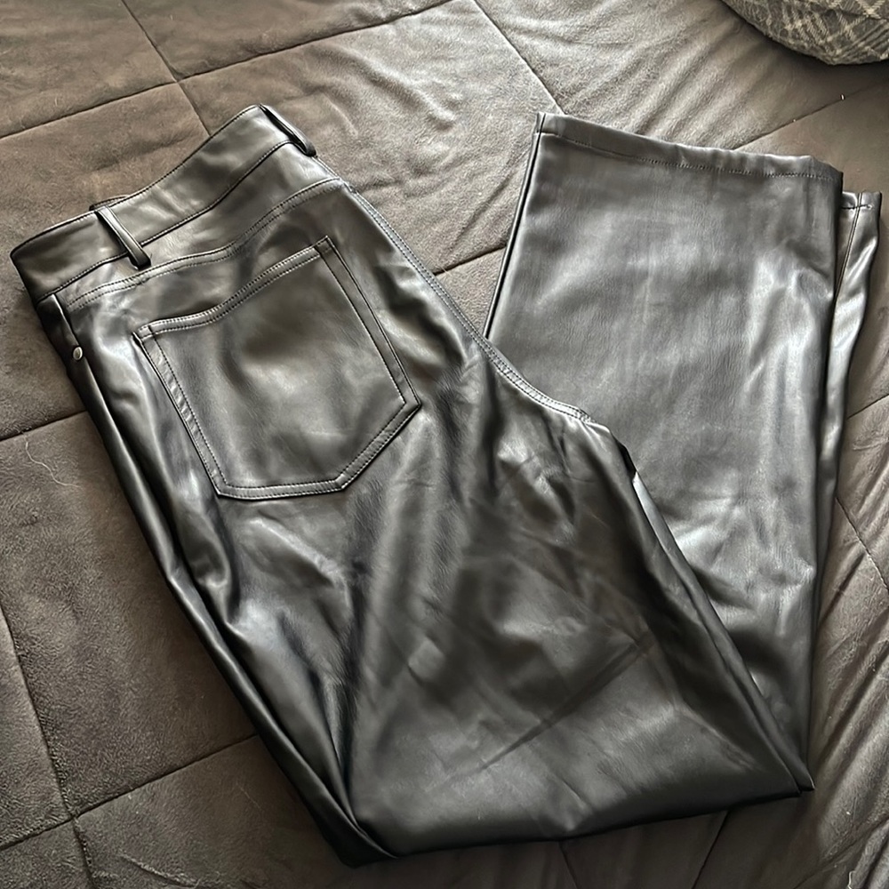 Shoedazzle size L faux leather wide leg pant
